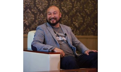 П.Баярмагнай: Оюутан байхдаа олон утас сольдог байлаа