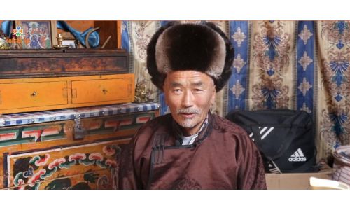 Кувейтийн амны улаан хүрэмтэй өвөө