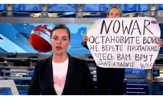 Оросын сэтгүүлч бүсгүй Баруунд гарчээ