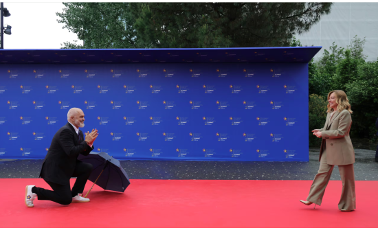 Хамгийн өндөр, хамгийн намхан хоёр ерөнхий сайд хэрхэн уулзав