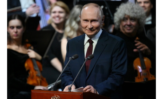 В.Путины төрсөн өдрөөр хэн ямар бэлэг өгч байв?