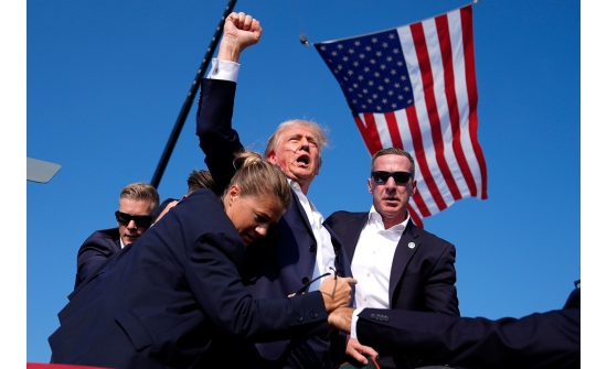 Чихээ буудуулсан Дональд Трампын хөрөнгө нэг тэрбум доллароор өслөө