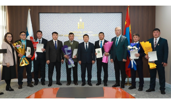 Долоон байгаль хамгаалагч төрийн жинхэнэ албан хаагч боллоо