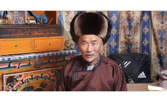 Кувейтийн амны улаан хүрэмтэй өвөө