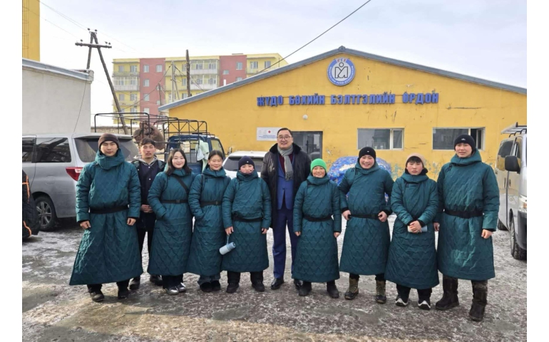 Шинжааны Алтайд болсон өвлийн наадамд Ховд, Увс, Баян-Өлгий аймгийн тамирчид оролцов