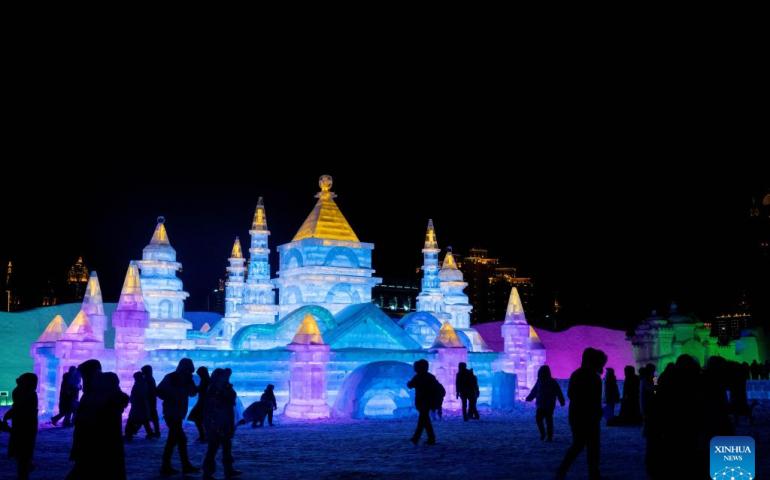 Манжуурт Монгол, Хятад, Оросын цас, мөсний фестиваль эхэллээ