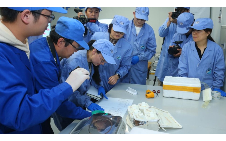 “Shenzhou 16” хөлгийн багийнхан сансрын станцаас юу авчрав?