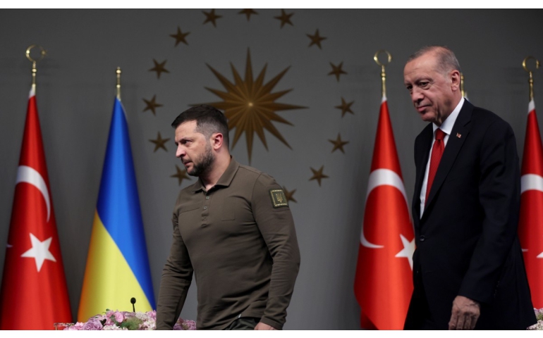 Туркийн ерөнхийлөгч Орос, Украины хооронд зуучлахад бэлэн байгаагаа илэрхийлэв