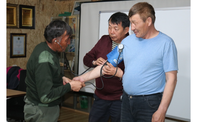 Улаан тайгын байгаль хамгаалагчдыг эрүүл мэндийн үзлэгт хамруулав