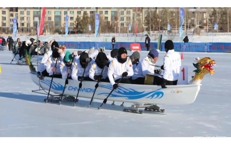 Өвөр Монголд мөсөн дээгүүр завиар уралдах тэмцээн болж байна